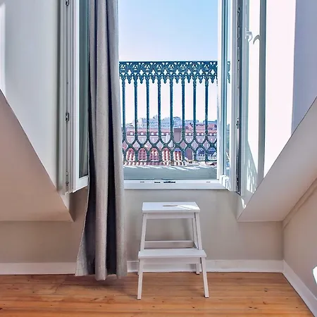 Cosy & Bright Condo Amazing Urban Skyline *