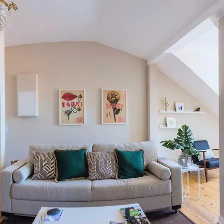 Cosy & Bright Condo Amazing Urban Skyline