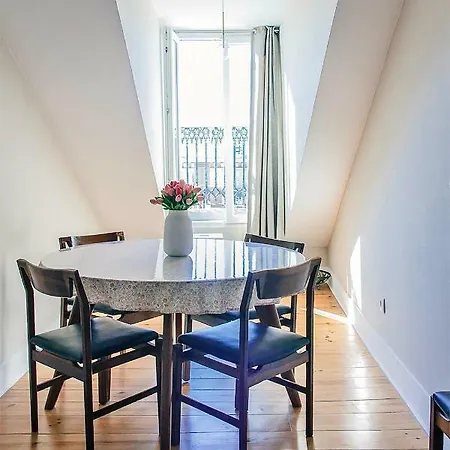 Cosy & Bright Condo Amazing Urban Skyline *